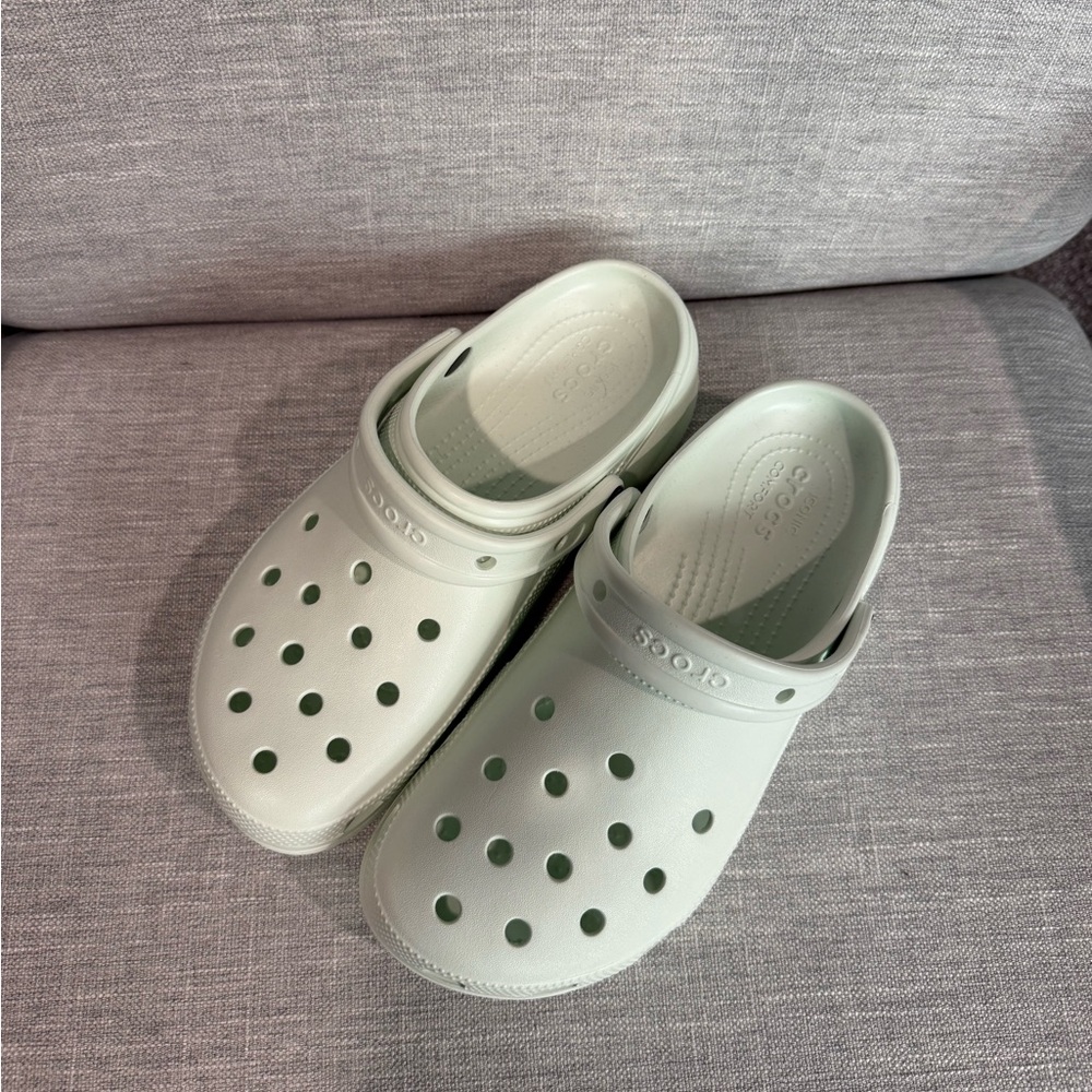 NEW COLORS Crocs classic platform clogs in mint tint Size Women's 9 - Picture 3 of 5